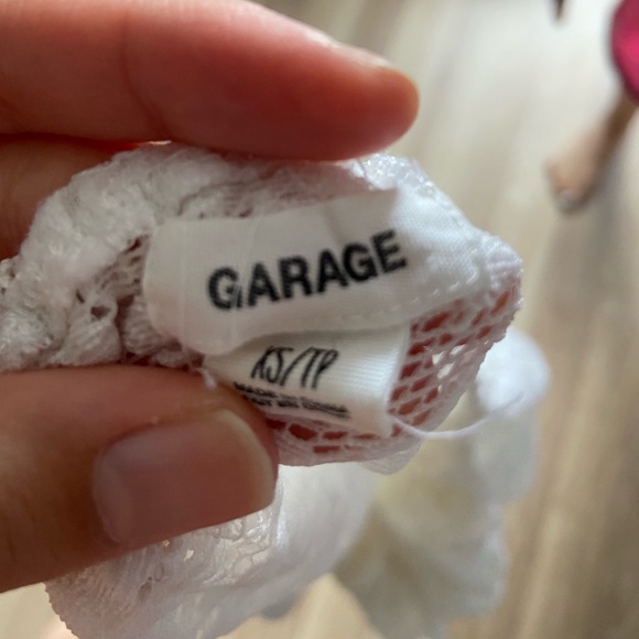 White lace crop top - Picture 2 of 2